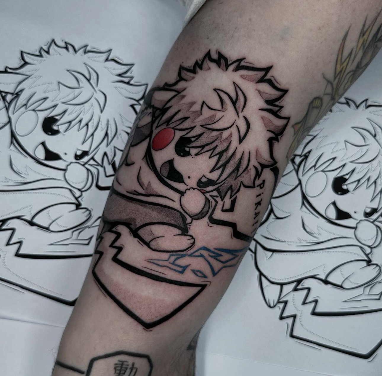 "Tatuaje de Pikachu y Killua de Hunter x Hunter en estilo anime - Mugiwara Tattoo Studio"